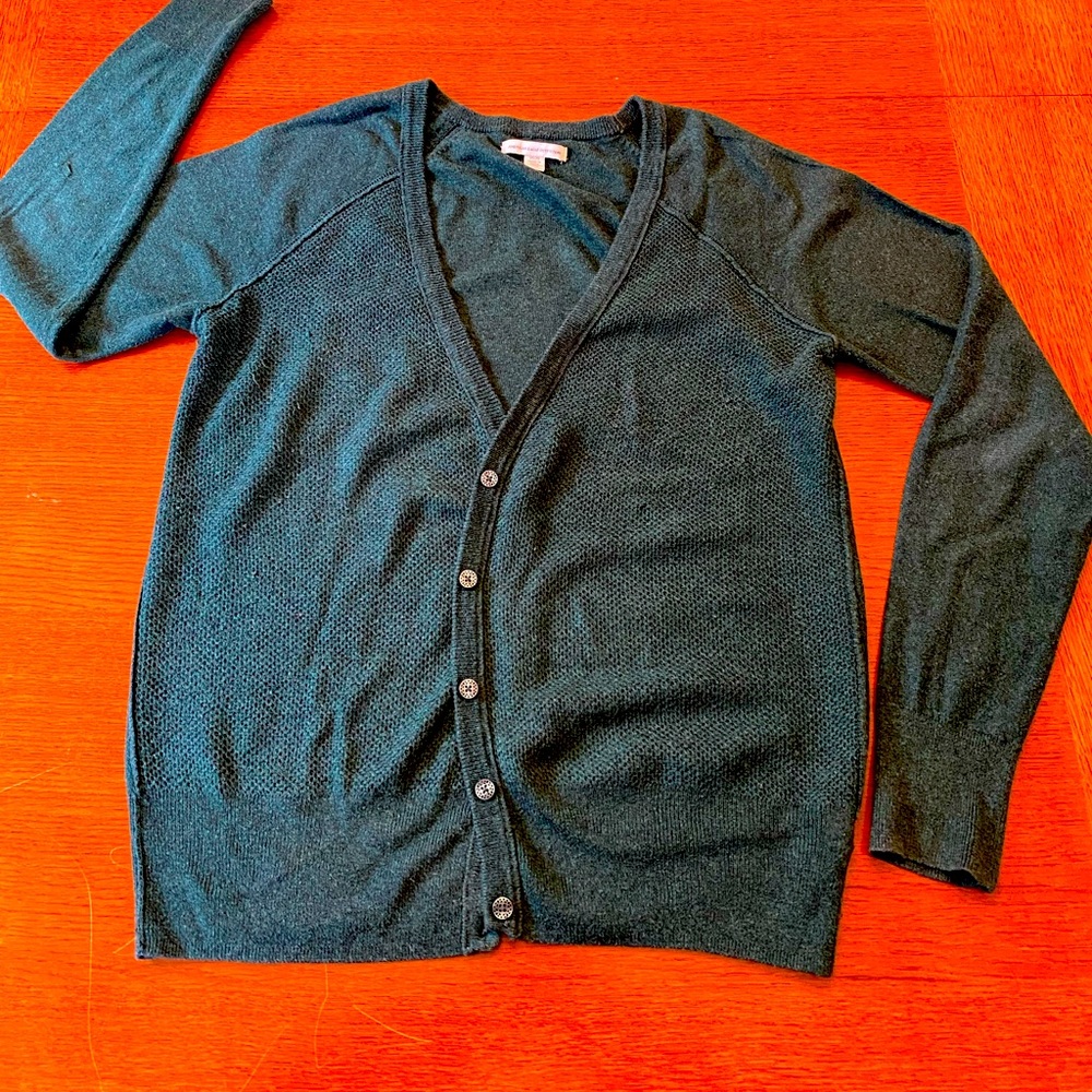 American Eagle medium hunter green cardigan with v neck